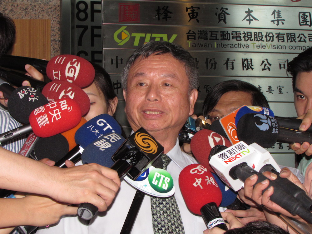 前衛生署長楊志良19日指出，若繳交的3萬2千多份連署書在黨中央審核過後，有超過半數以上不符規定的話，他將會力爭到底，甚至不惜提起訴訟。圖：新頭殼資料照片