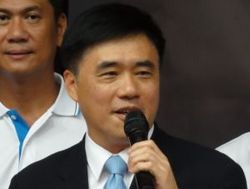 根據新新聞周刊最的一項調查顯示，預算居全國之冠的台北市長郝龍斌，在有感度排名倒數第二，這對郝龍斌未來政治前途無疑是一大警訊。圖片來源:資料照片