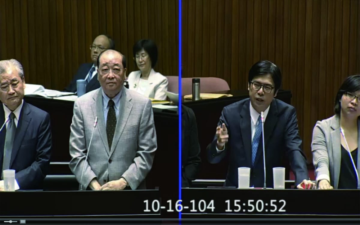 文化部長洪孟啟16日在立院院會表示，若文化部補助藍委一案若有疏失，將立即請辭。圖：翻攝立法院議事轉播IVOD系統