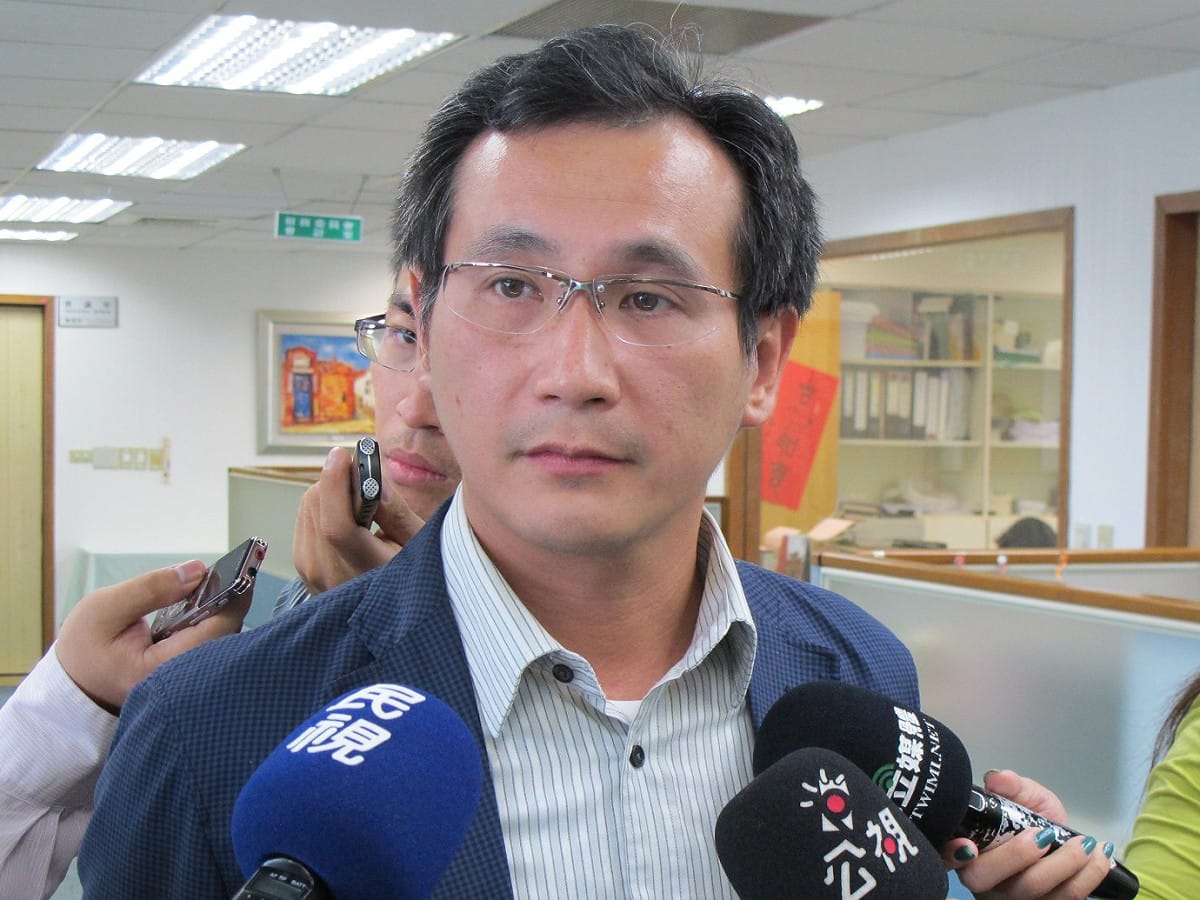 民進黨發言人鄭運鵬28日表示，根據情資，將向主席蔡英文抗議的團體背景並不單純。圖：新頭殼資料照片