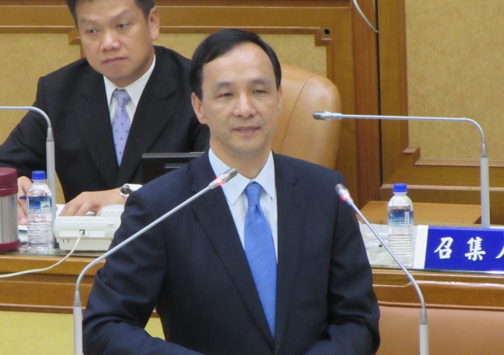 國民黨主席朱立倫8日表示，他與所有國民黨同志都是同盟，他們共同努力推出最強的候選人，也一定會遵守相關機制。圖：邱珮文/攝