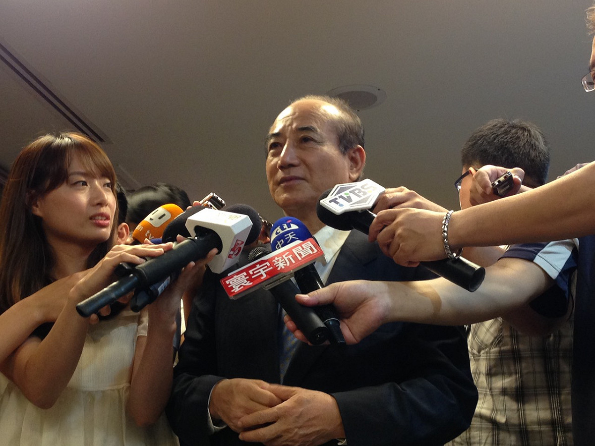 立法院長王金平3日說，感覺洪秀柱還是意志高昂，至於會不會再為她送暖，王表示「要有那個場合啦」。圖：符芳碩/攝