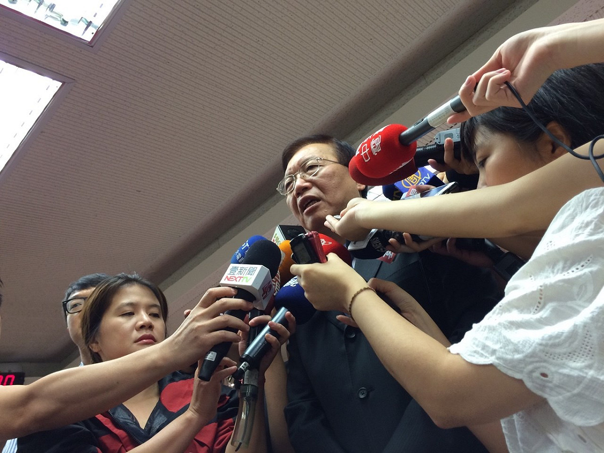 內政部長陳威仁說，對於警察進入校園巡邏，未來學校若有需求，會請當地警局與學校協調。圖：符芳碩/攝