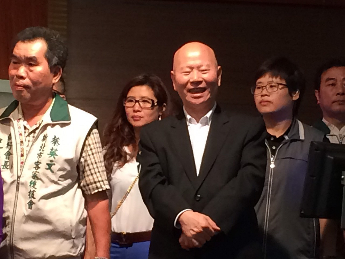 前民進黨主席許信良也到場支持。圖：楊淳卉/攝