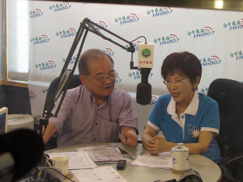 國民黨總統參選人洪秀柱23日下午接受台中廣播電台專訪，再度澄清過去「我不能說中華民國存在」的發言。圖：邱珮文/攝