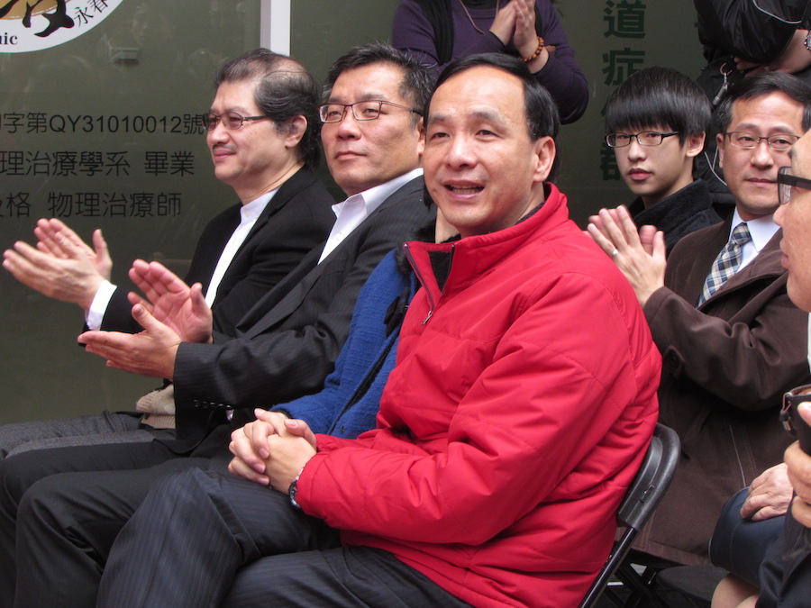 政大國家發展研究所教授童振源30日受訪時表示，朱立倫至今未參選2016，是一種「置之死地而後生」的作法，以此為籌碼要求中國在朱習會釋放利多。圖：新頭殼資料照片