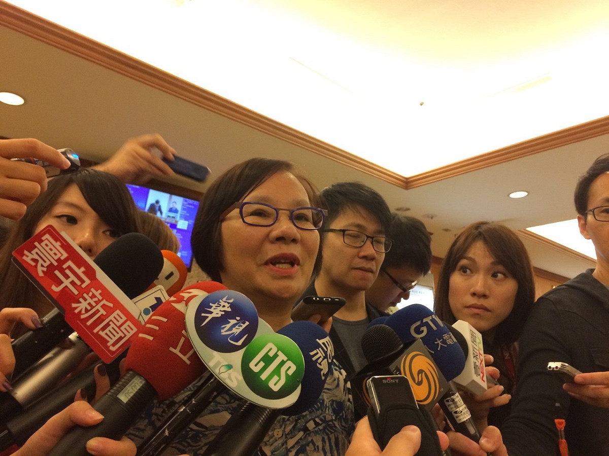 國民黨台北市黨部20日公布民調，第3選區由蔣家第4代蔣萬安勝出，擊敗現任立委羅淑蕾。羅上午受訪說，旺中集團在初選中對她鋪天蓋地追殺，很可怕。圖：符芳碩/攝