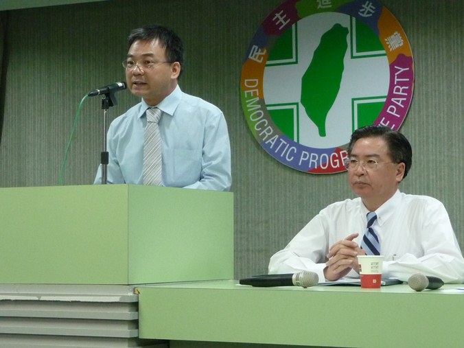民進黨政策會執行長吳釗燮9日批評，沒有國際仲裁，台商地位連港商都不如。圖：陳昱瑾/攝