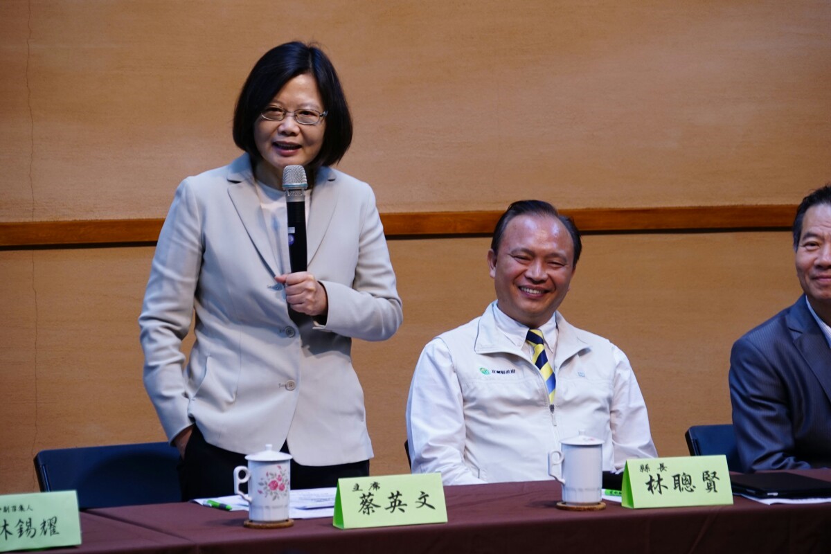民進黨主席蔡英文24日承諾，執政後，將傾全力改善東部交通。圖：民進黨提供