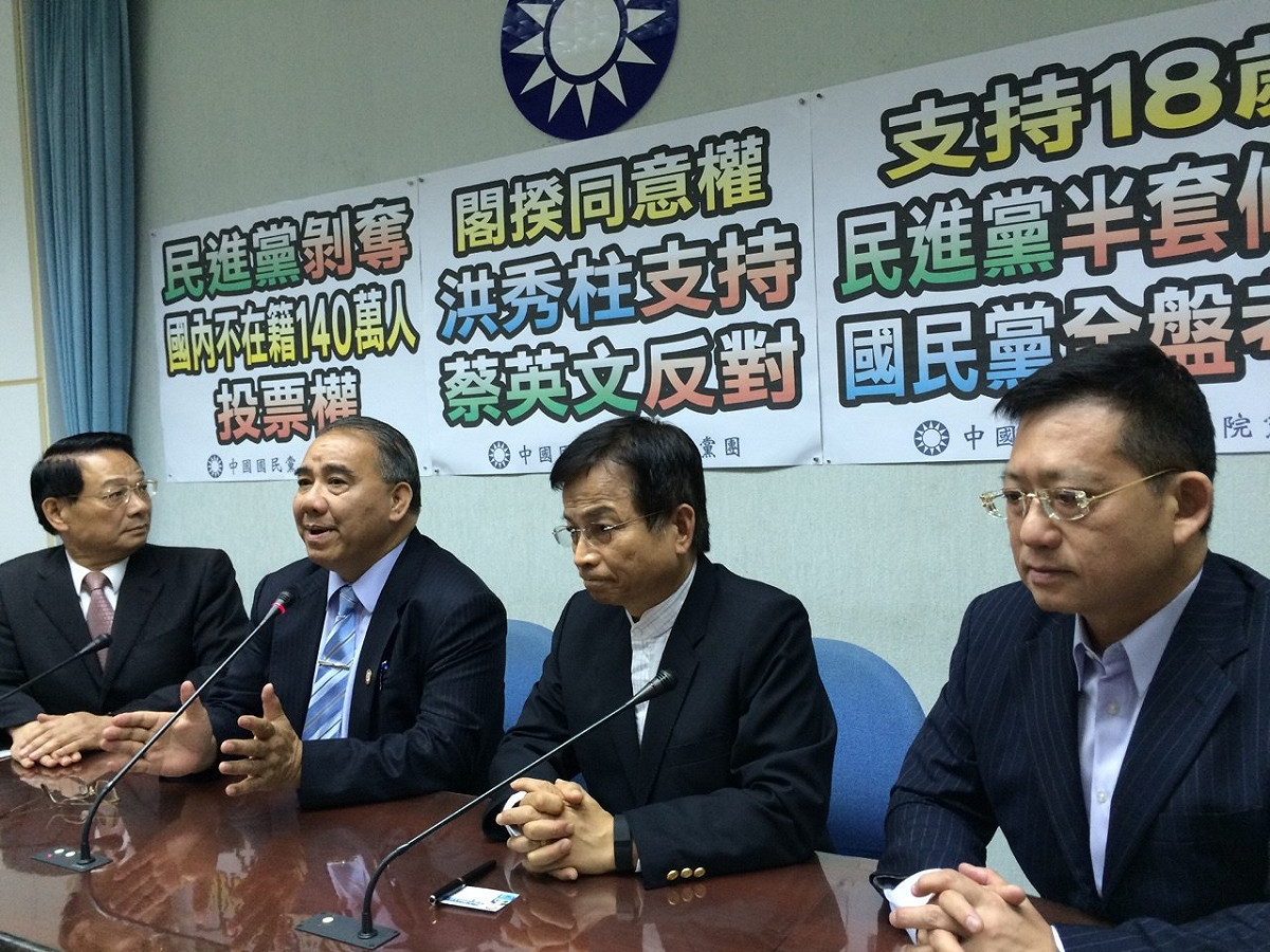 對於民進黨批評國民黨大黨鞭賴士葆在協商修憲過程中，提出延後修憲可以讓總統選舉跟著改期，充滿政治計算，賴士葆表示，改期是親民黨立委李桐豪提的，他也沒有附和。圖：符芳碩/攝