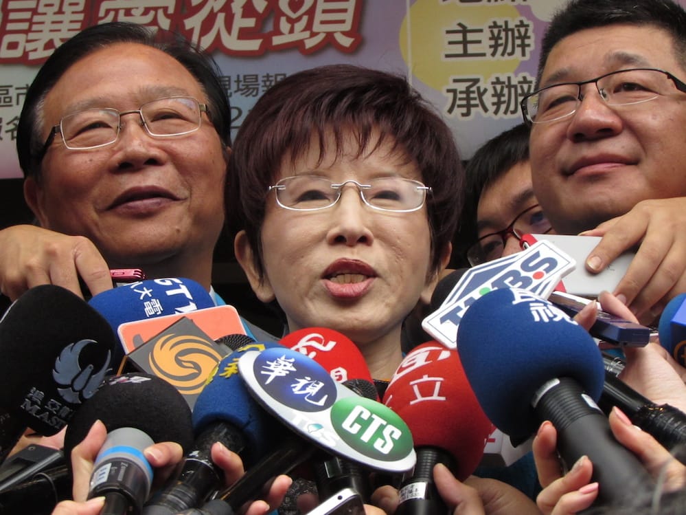 國民黨總統參選人洪秀柱17日否認內閣輔選消極，她認為只是比較不會表現，並強調很多政見都是跟行政團隊一起討論的。圖：新頭殼資料照片