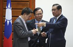 立法院國民黨團今（16）日針對特偵組存廢議題召開大會，作出一致反對廢除特偵組的決議。圖：中央社