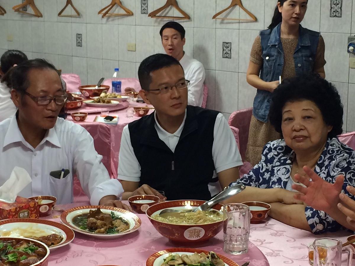 藍委孫大千雖然出席晚宴向宋致意，但他受訪時強調，國民黨立委對總統大選有既定立場。圖：符芳碩/攝