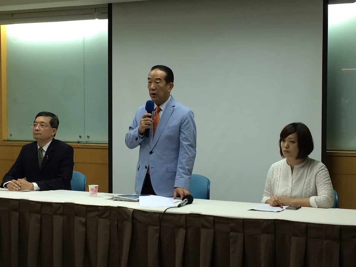 親民黨總統參選人宋楚瑜1日邀請民進黨總統參選人蔡英文公開辯論，談台南市長賴清德的台獨主張是否為民進黨未來政策。圖：符芳碩/攝