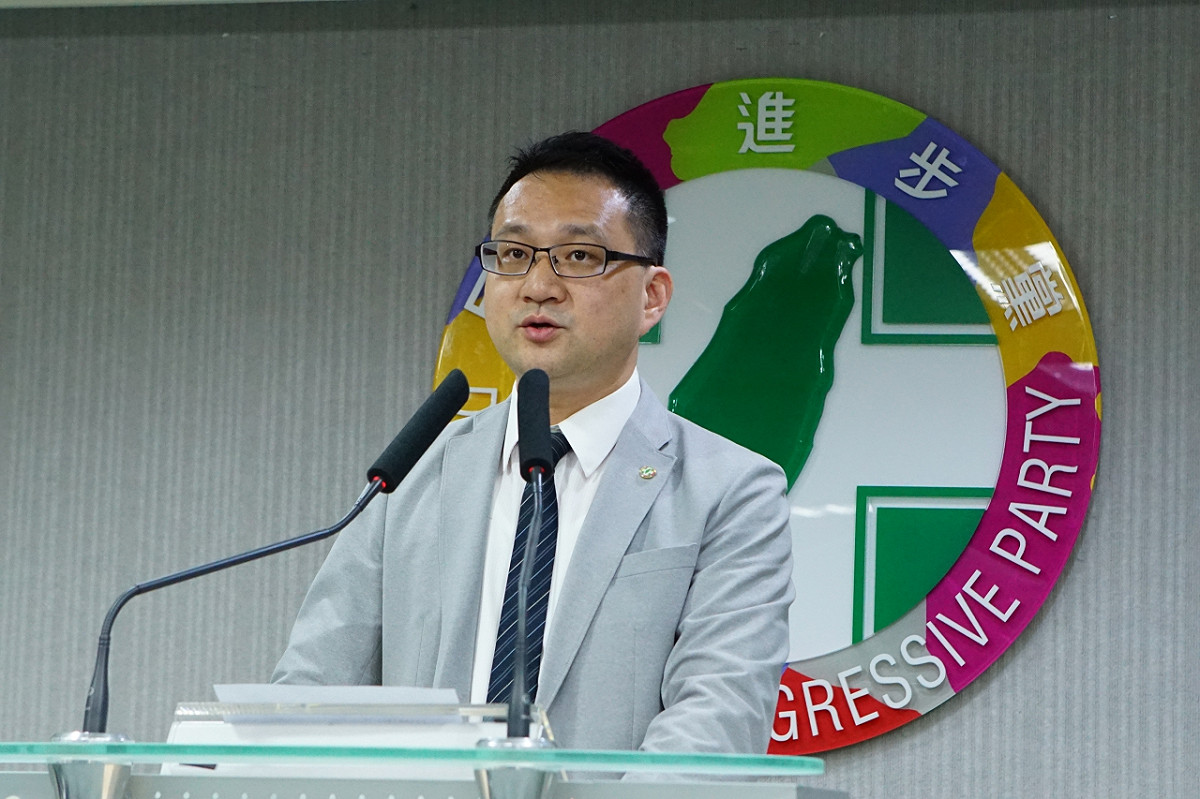 民進黨發言人阮昭雄4日質疑監院彈劾賴清德作為具高度政治性。圖：民進黨提供