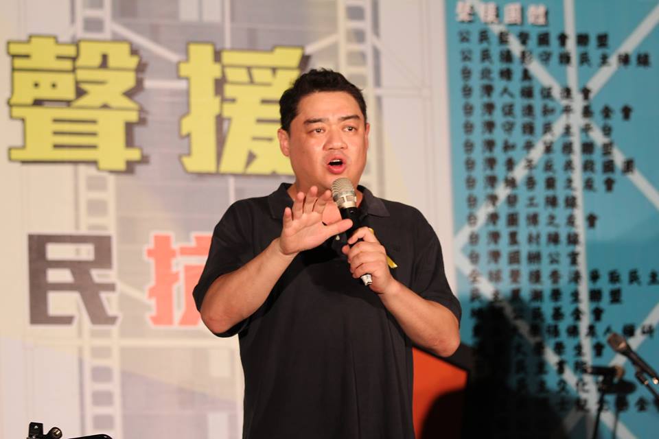 太陽花學運明天滿周年，中國民運領袖吾爾開希今(17）晚透過臉書，呼籲立法院長王金平主動會見這些重返立院的學生。圖：新頭殼資料照片