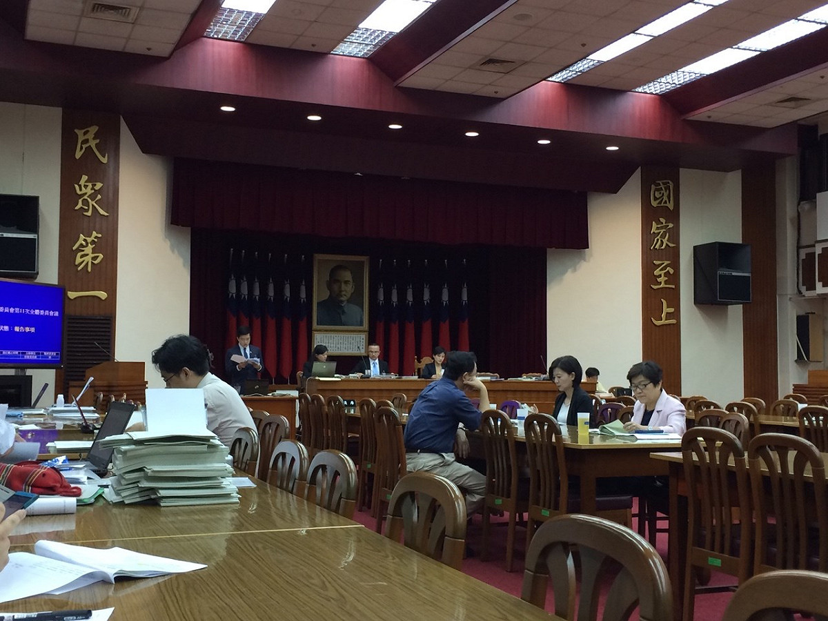 立法院修憲委員會8日進行最後1場審查會，會後決議將34項修憲議案逐案送院會協商。圖：符芳碩/攝