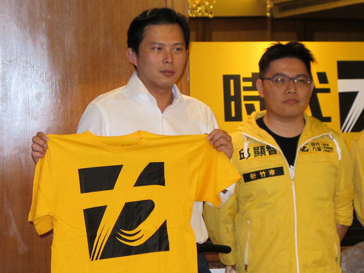 中研院研究員黃國昌4日表示，如果他要參選立委，將從港湖區或汐止區選擇一區。圖：林朝億/攝