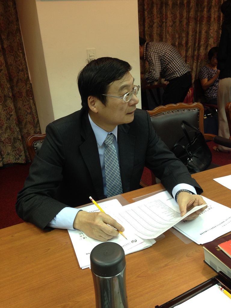 台股站上9000點後，未來是否仍會繼續上漲？金管會主委曾銘宗今(28)日於立法院表示，目前景氣燈號已經連續3個月綠燈，不管國內外的因素都很樂觀，所以他對股市相當有信心。 圖：劉奕霆/攝