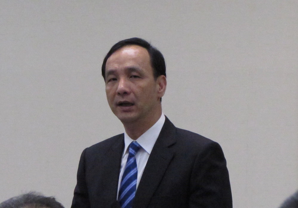 國民黨主席朱立倫26日表示，我國經濟過於重視製造業，輕忽有潛力的服務業，這部分政府還有很大努力空間。圖：邱珮文/攝