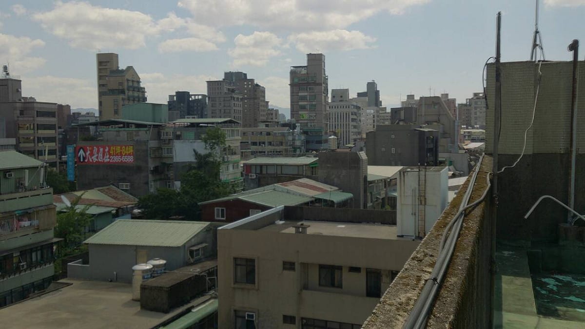 北市今年九月後陸續完工的挑高夾層複層式樓板（不含樓中樓）住宅新案，是最有可能來不及因應的潛在受災戶。圖：周南洋/攝