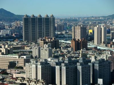 內政部今(19)日宣布，7月起中國人民在台置產，同棟或同一社區的建物總戶數以10%為上限。圖：中央社資料照片