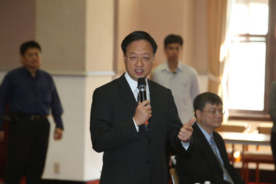 行政院長江宜樺24日在行政院大禮堂接見各工商團體代表，談中韓FTA衝擊與因應等相關議題。圖：中央社