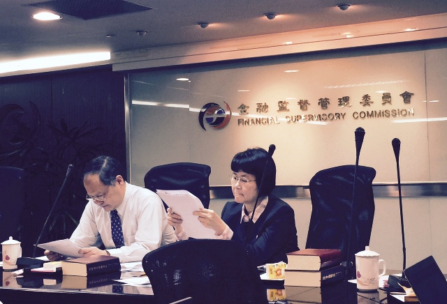 金管會鼓勵金融e化，將進一步開放民眾可直接在網路上開戶，最快今年上半年就會放行。圖：蔡紀眉/攝