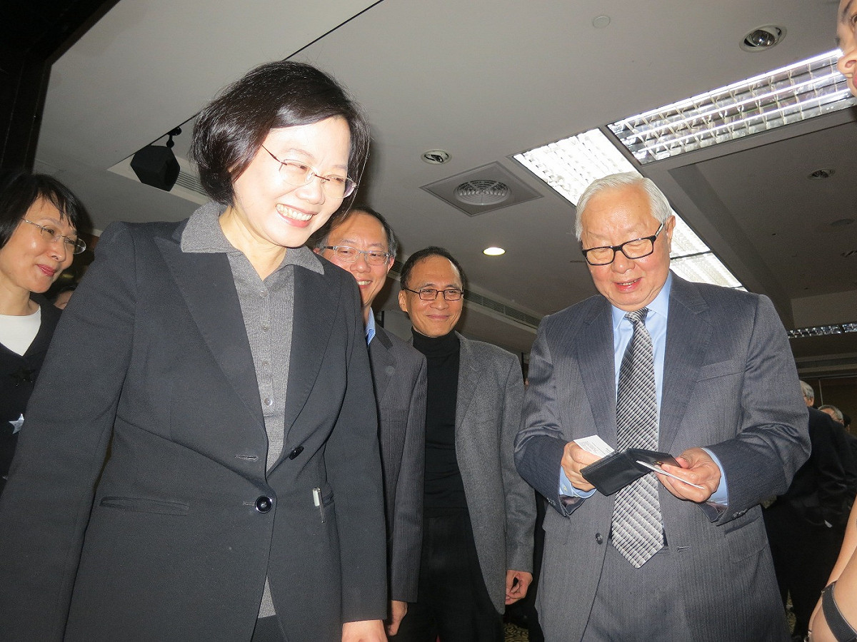 台積電董事長張忠謀11日表示，應該關閉合法避稅管道，改善貧富差距。圖：林朝億/攝