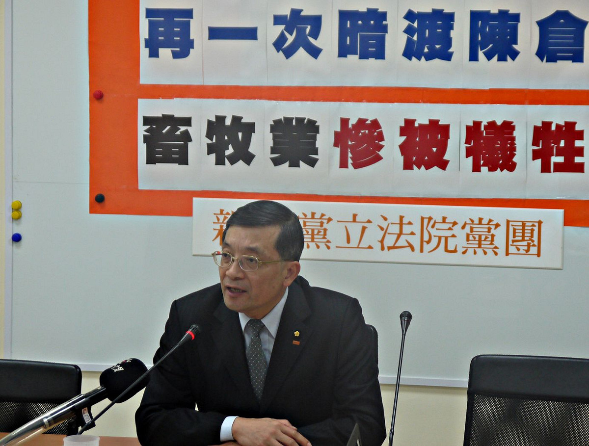 親民黨立院黨團總召李桐豪今（10）日下午點出，台紐簽ANZTEC的衝擊集中於牛、羊、鹿等本來就屬於弱勢的畜牧、酪農業。圖：陳亭羽/攝