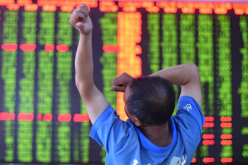 上證綜指收盤暴跌7.63%，失守3000點大關，指數創今年新底。圖：中央社資料照片
