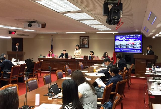 立法院25日召開財政委員會，多位立委提及美國可能升息的話題，對此，金管會主委曾銘宗強調，到時候真的升息了，不確定因素消除，對股市未必是壞事。圖：新頭殼資料照片