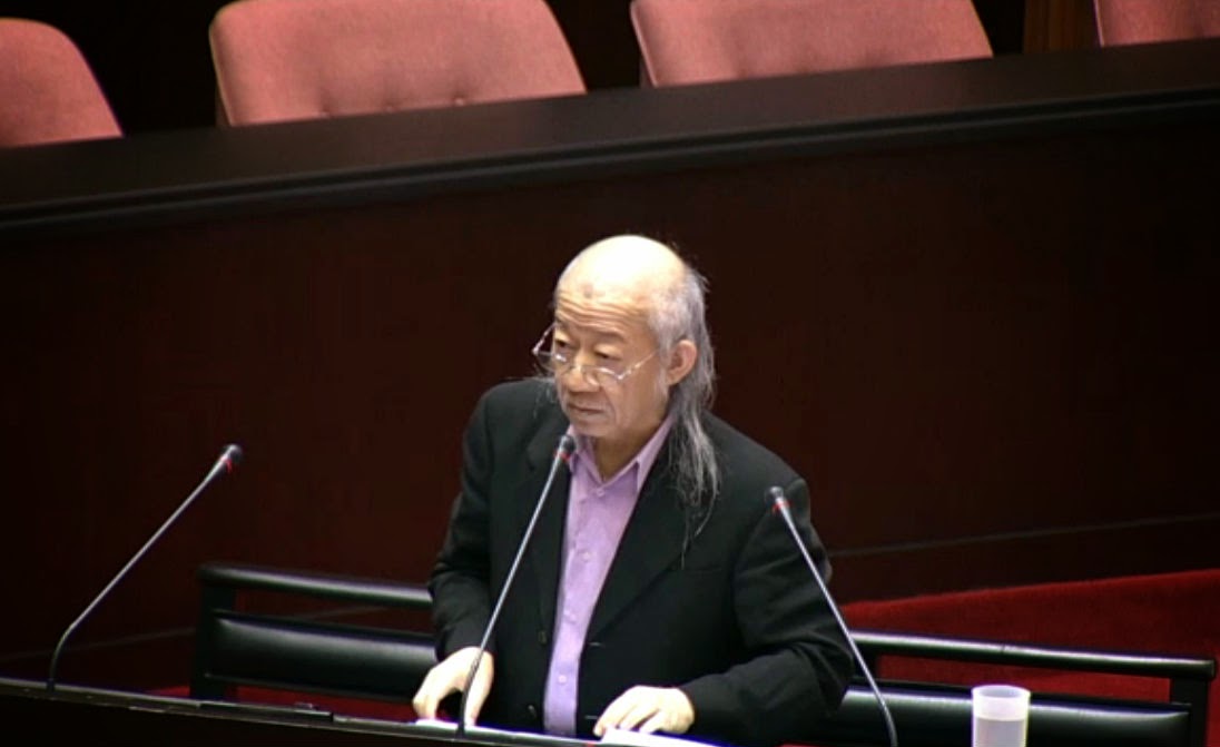 房地合一稅經過微幅修正後，5日在立院三讀過關，國民黨不分區財經立委曾巨威坦言「不開心」。圖：新頭殼資料照片
