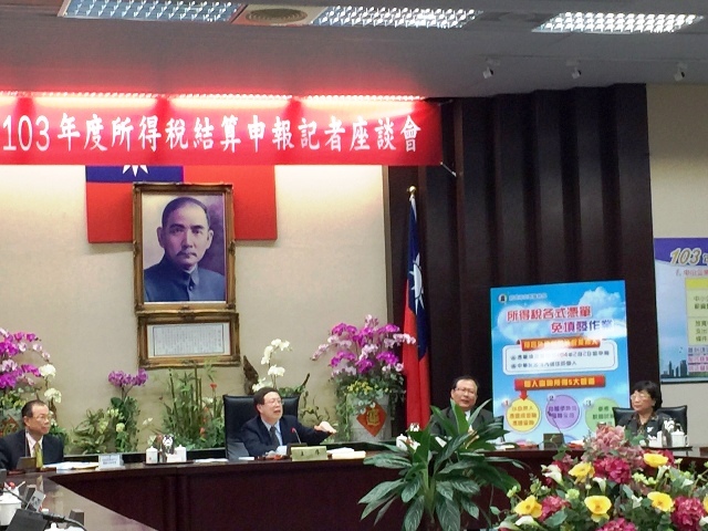 今年的所得稅申報，新增查詢碼功能、網路報稅iOS平台等服務，此外，夫妻所得首度可分開申報，國稅局請民眾多加留意。圖：蔡紀眉/攝