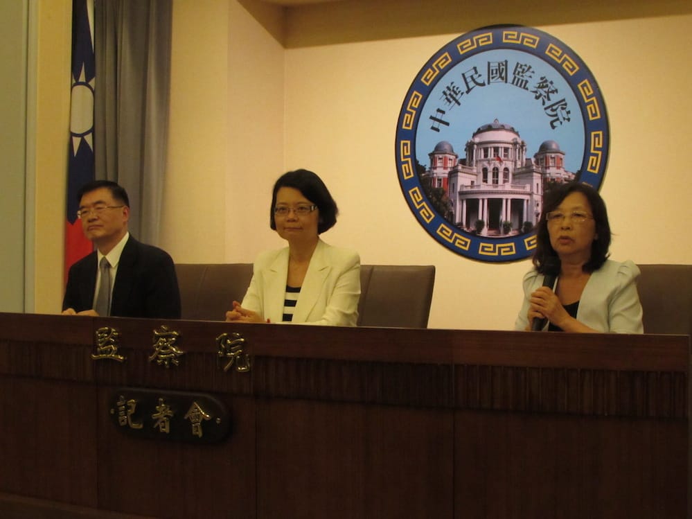 台灣高雄少年及家事法院法官王俊隆以100萬元「投資」某補習班，每年固定獲得50萬元高額報酬，9日遭監察院彈劾。圖：邱珮文/攝
