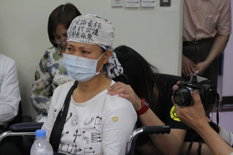 因多次要求國防部進行模擬實彈射擊未果，空軍中士蔡學良母親尤瑞敏去年5月份還一度絕食抗議。圖：新頭殼資料照片