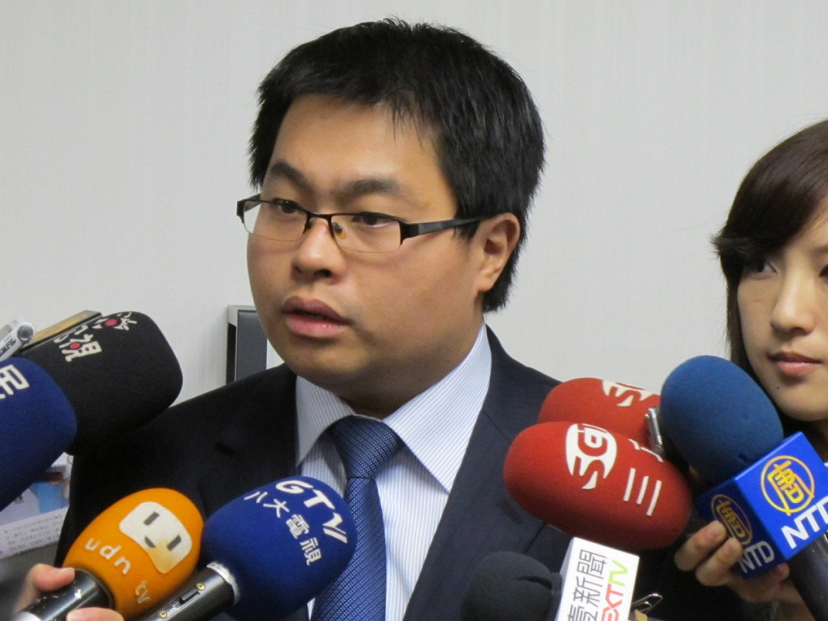 律師黃帝穎今(11)日赴北檢告發馬英九總統洩密罪，並聲請檢方對馬限制出境。圖：新頭殼資料照片