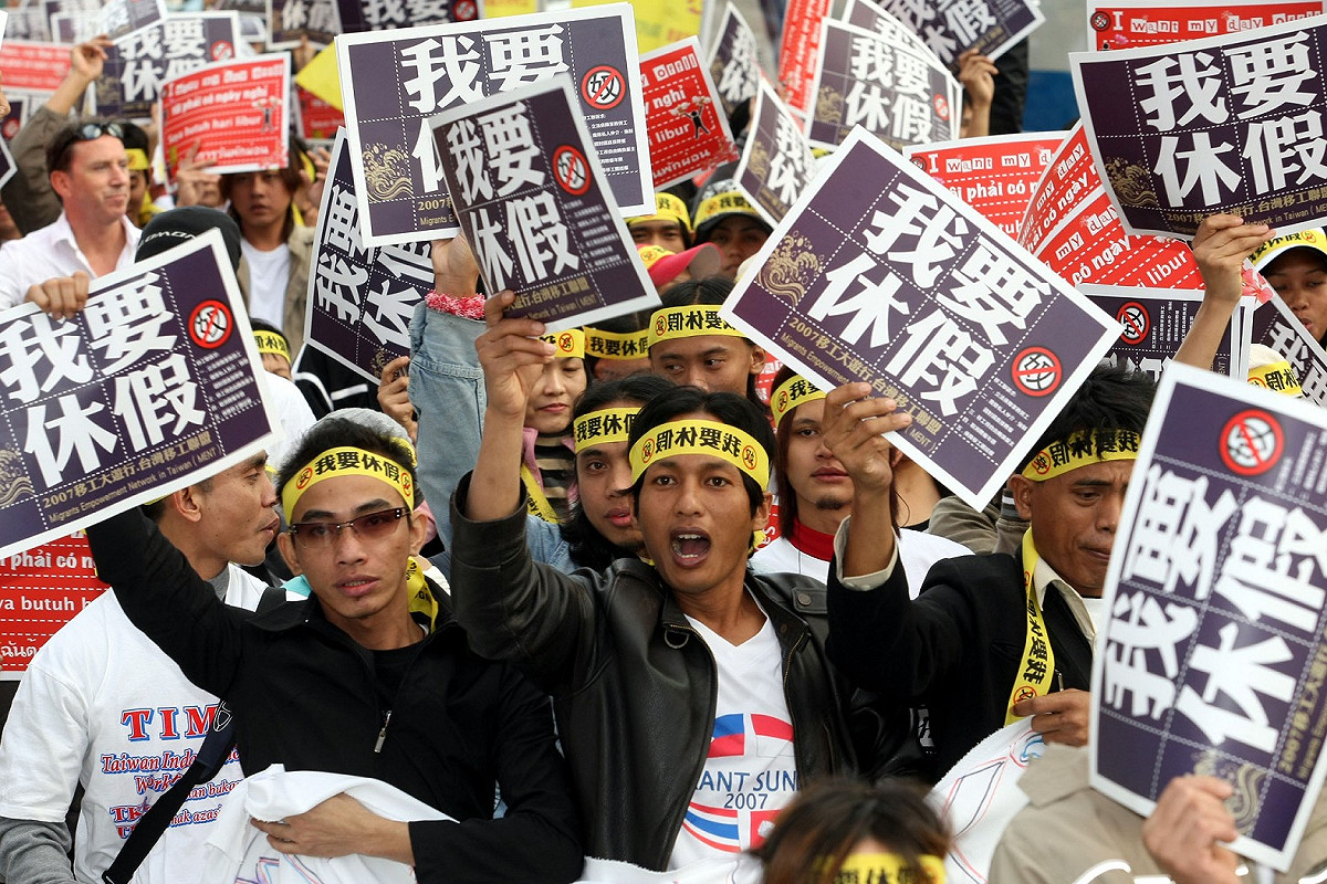 在台打工的外籍勞工，不僅休假常被剝削，基於宗教信仰「不吃豬肉」的自由，也因僱主認知不同，未到受尊重。圖片來源：中央社資料照片
