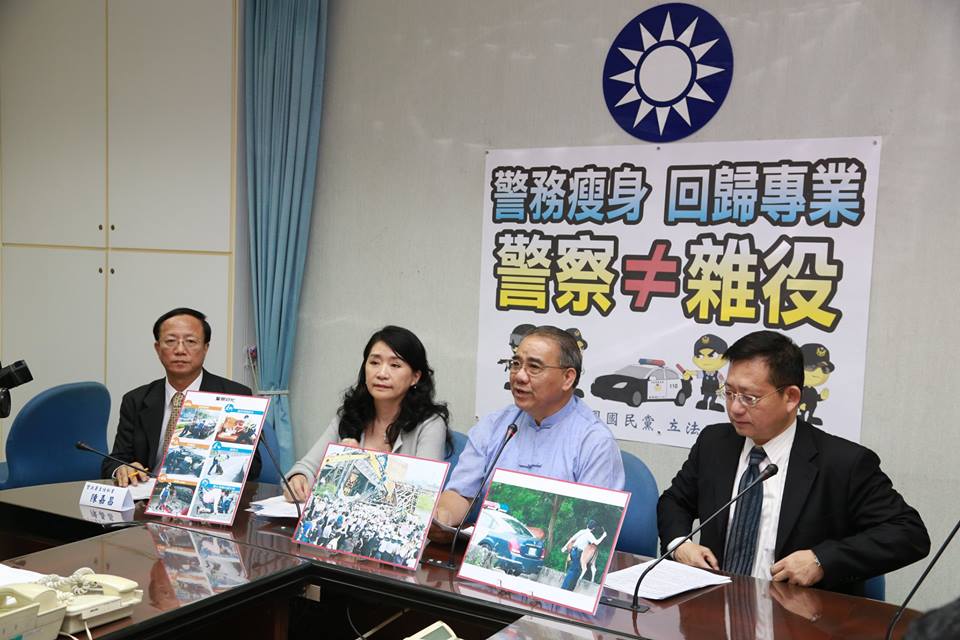 國民黨立法院黨團書記長廖國棟、副書記長李貴敏、立委吳育昇今天上午在立法院召開「警務瘦身，回歸專業，警察≠雜役」記者會。圖：林雨佑/攝