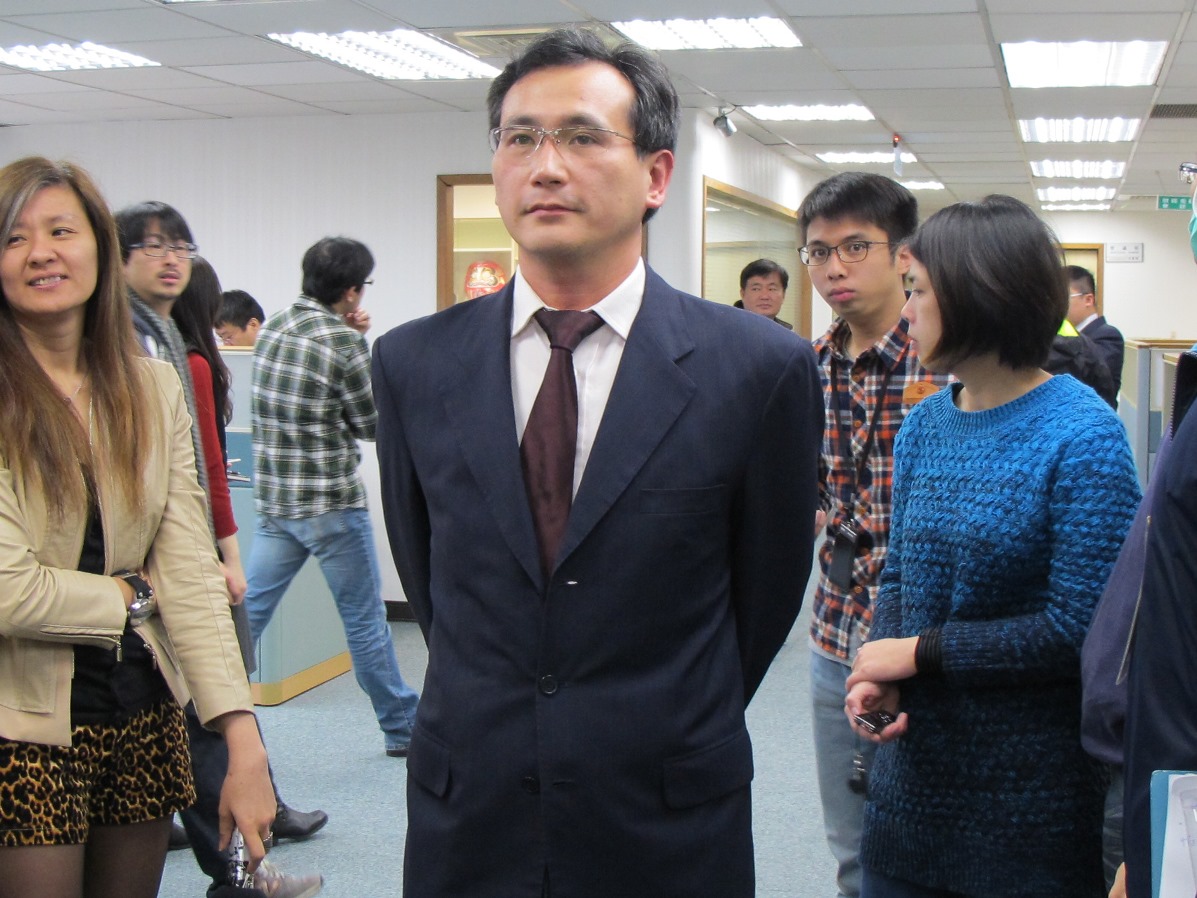 民進黨發言人鄭運鵬20日呼籲教育部，立即停止違法課綱的適用，持續採用100年版課綱，以維護學子受教權益。圖：新頭殼資料照片