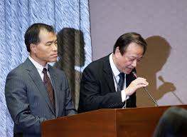 立法院交通委員會今（2）日修正通過多項決議案，其一是建議更換高鐵官股代表歐晉德（右）。圖：中央社資料照片