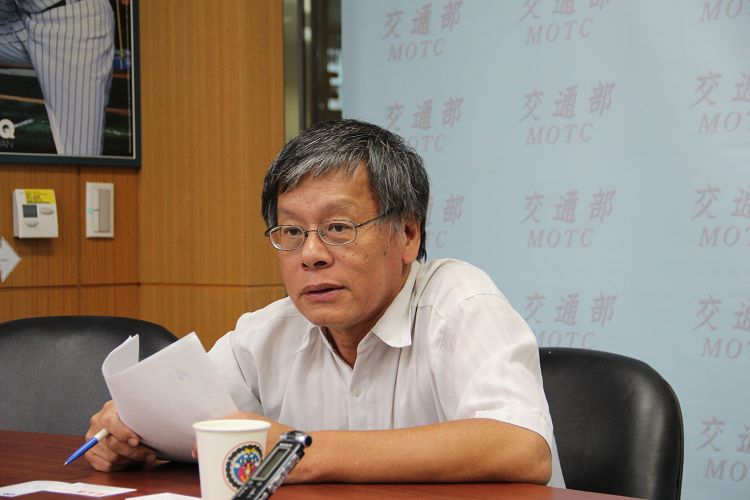 台鐵工務處處長郭文才表示，到明年春節前可望完成86個車站的無障礙電梯修建，與周邊環境的整理，將使旅客的進出更方便。圖：謝仁烜／攝