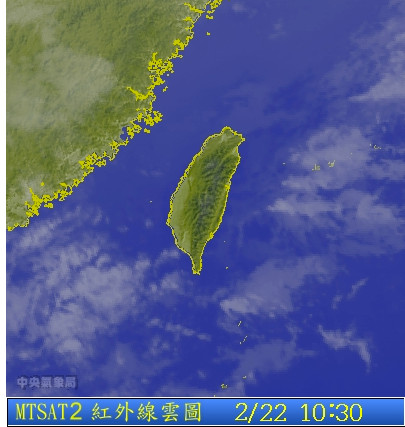 鋒面雖減弱，但今（22日）白天各地仍有降雨機率。圖：翻攝自中央氣象局官網