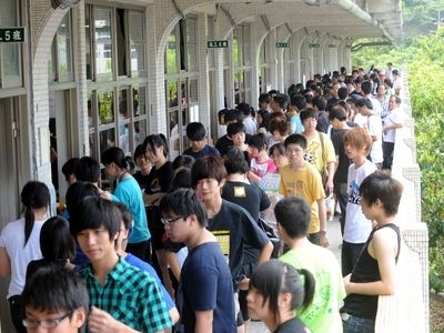 為解決北北基三市有關免試升學超額比序方面的難題，北市教育局長說，最後只能以抽籤解決。圖片來源:中央社