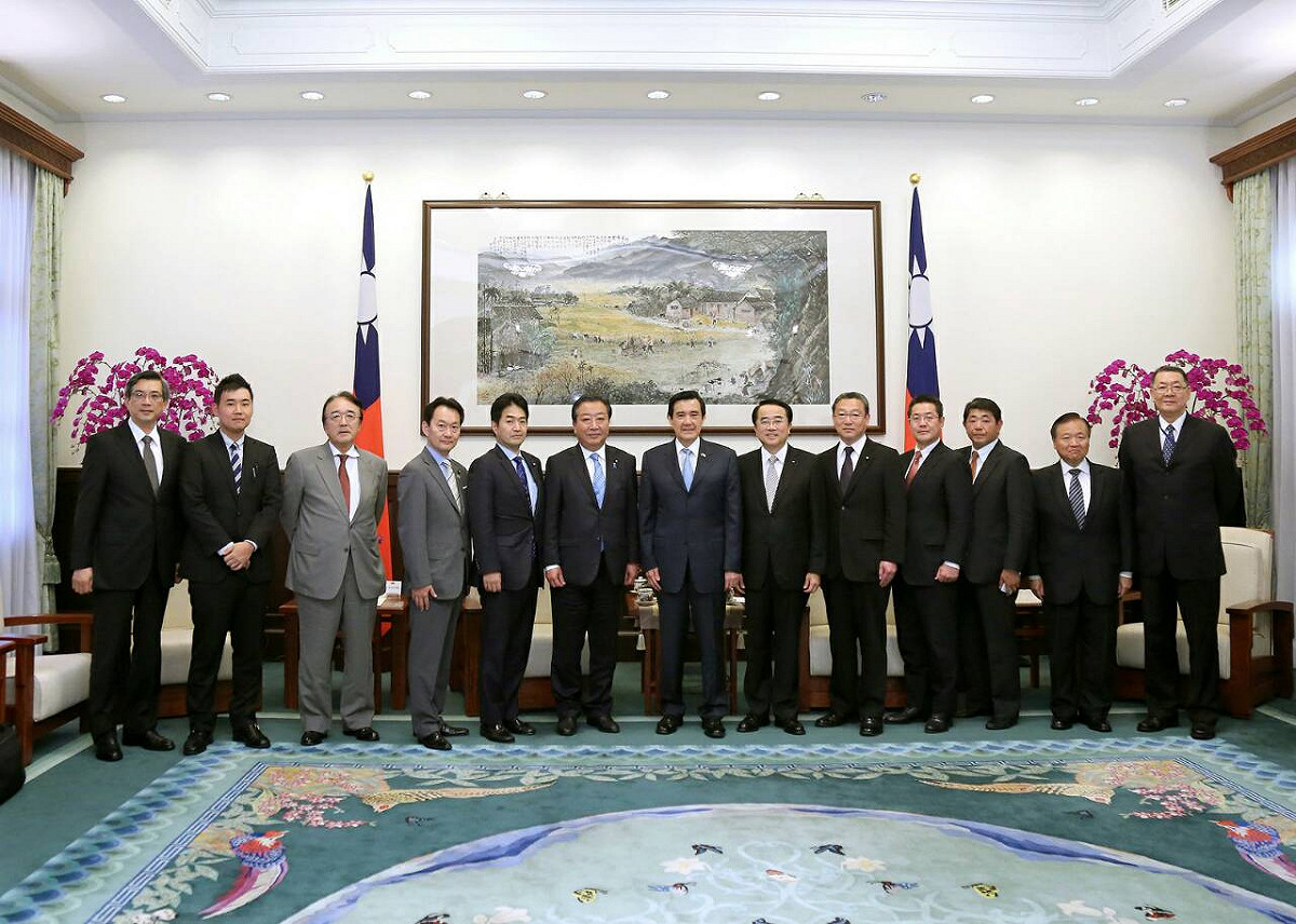 馬英九總統1日下午會見日本眾議員岸信夫等一行人。圖：總統府提供