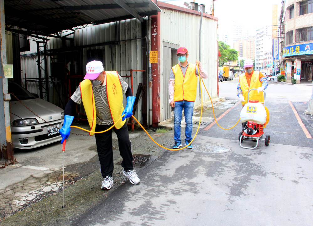 指揮中心22日提醒，登革熱仍在高峰期，不能掉以輕心。圖：高雄市政府提供