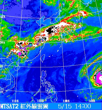 台灣自20日起進入梅雨活躍期，可能會出現瞬間大雨致災。圖為15日台灣附近衛星雲圖。圖：翻攝自中央氣象局網站