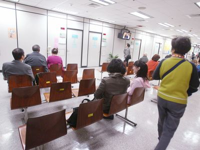 內政部抽查全國118家醫院，結果發現，包括營建安全、消防安全抽查項目都合格的醫院僅有30家，不合格者有88家。圖片來源：中央社資料照片。