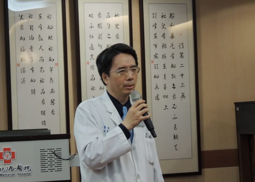 馬偕紀念醫院今(17)日發表研究團隊的最新肝硬化治療的研究成果。圖為馬偕紀念醫院副院長施壽全。圖：林怡嫺/攝