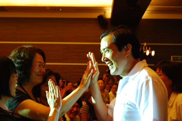 行政院勞委會今(1)日舉辦「發現台灣勞動生命力」活動，總統馬英九與勞委會主委王如玄均親臨現場，聆聽在場70多位勞工在工作上的生活點滴。圖片：王沛云/攝